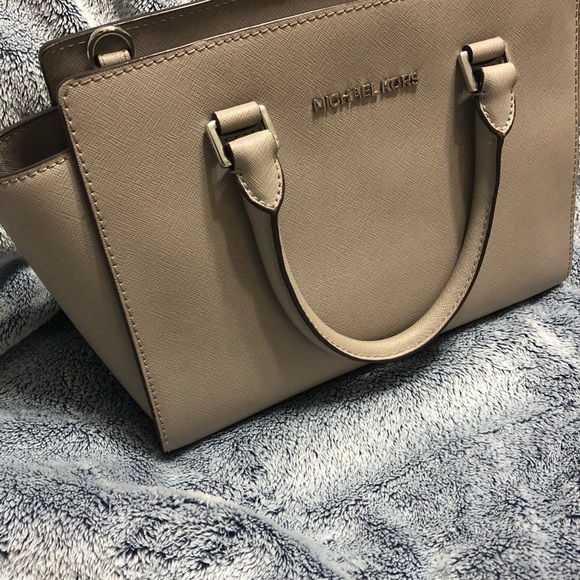 Michael Kors Handbag *grey* - Picture 2 of 8